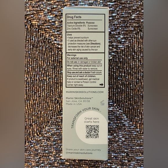 💚 JAN MARINI > MARINI SKINSOLUTIONS 💚 Tinted SPF 45 - Picture 4 of 8